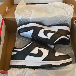 Nike Men's Classic Black and White Sneakers
